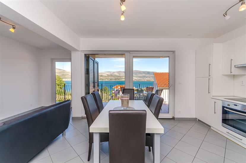 Apartment A2, for 6 persons