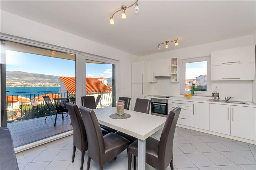 Apartment A2, for 6 persons