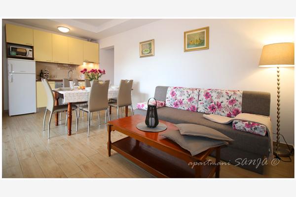 Apartment A4, for 5 persons