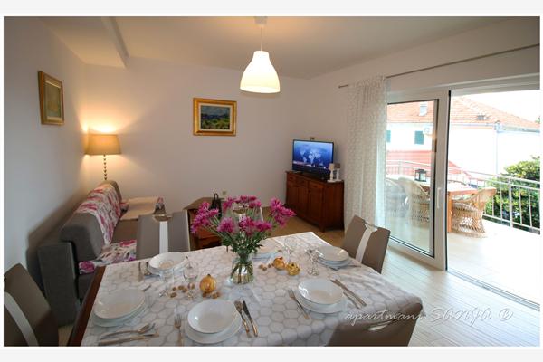 Apartment A4, for 5 persons