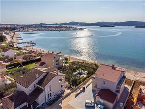 Apartments Villa Marija II Biograd, Size 90.00 m2, Airline distance to the sea 10 m