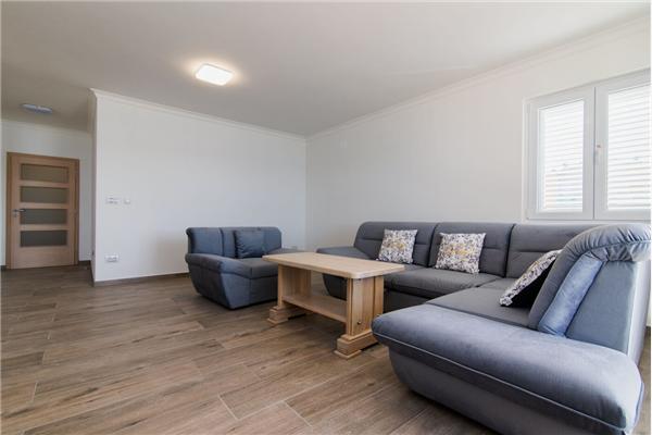 Apartment A2, for 6 persons