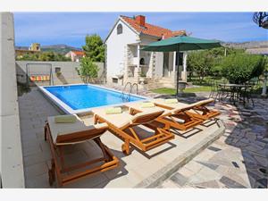 Apartment Ana with private pool Solin, Size 100.00 m2, Accommodation with pool