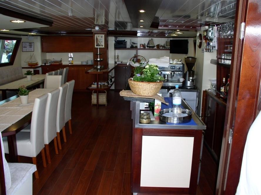 860561be20cda9f6a1b12b704182e668-original