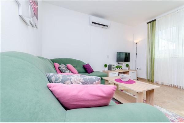 Apartment A1, for 8 persons