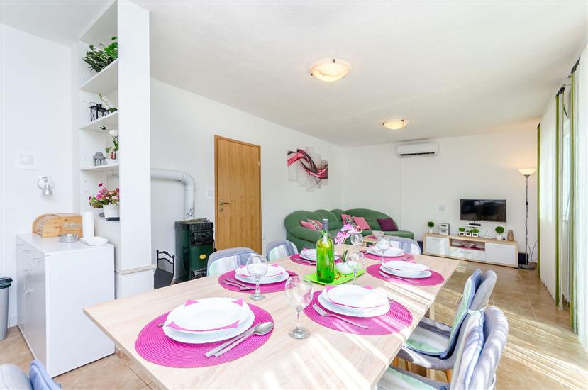 Apartment A1, for 8 persons