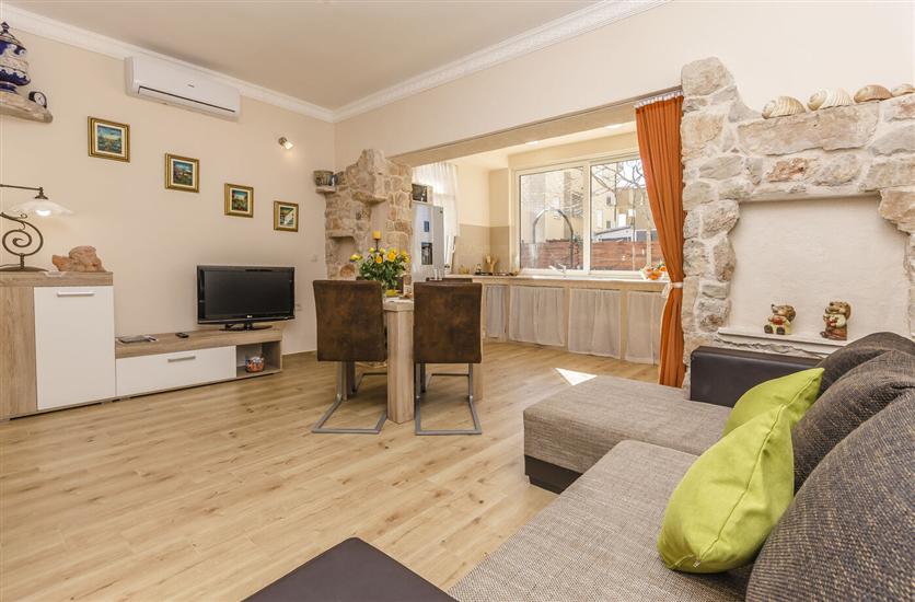 Apartment Mirella II