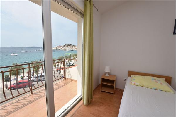 Apartment A3, for 5 persons