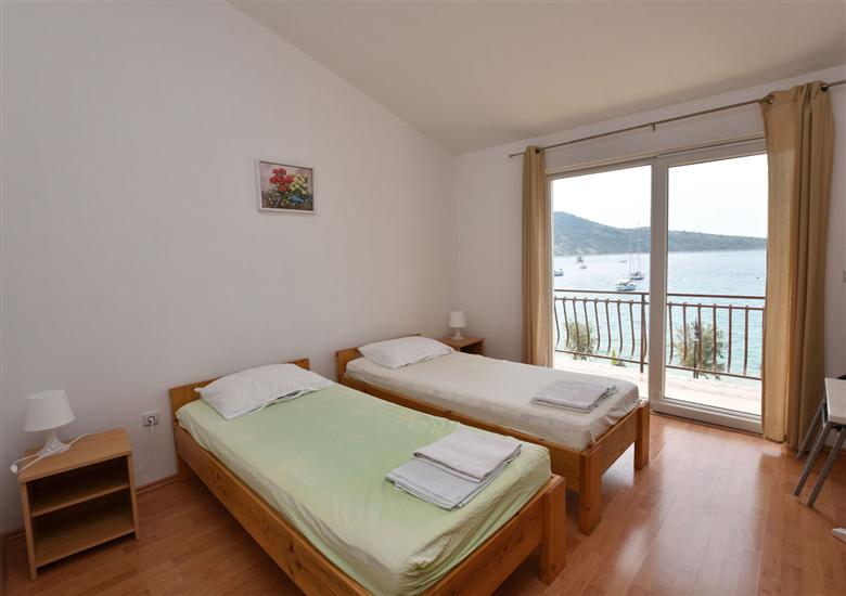 Apartment A2, for 5 persons