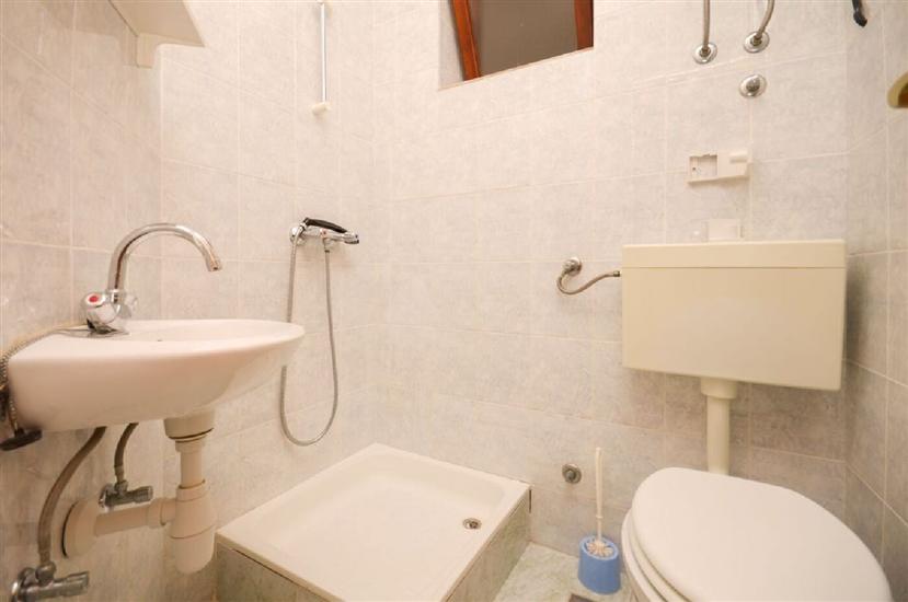 Apartment A5, for 6 persons