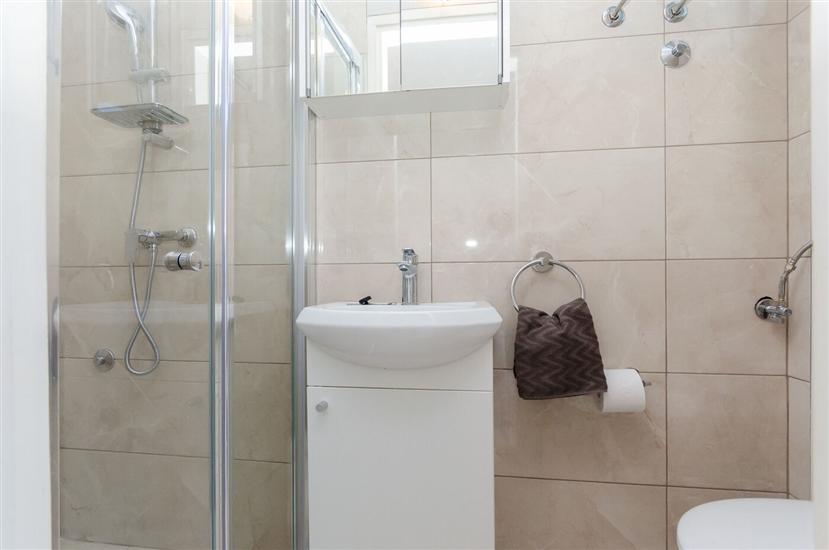 Apartment A1, for 5 persons