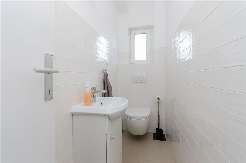 Apartment A1, for 5 persons