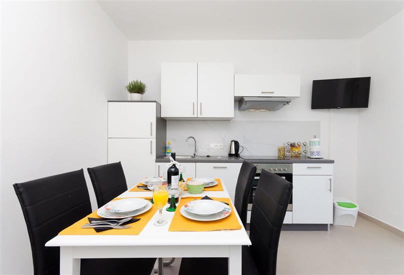 Apartment A1, for 5 persons