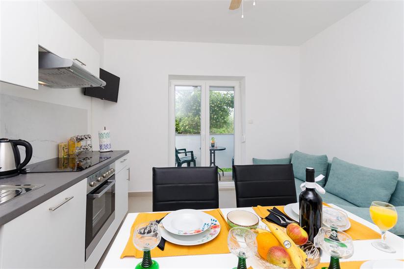 Apartment A1, for 5 persons