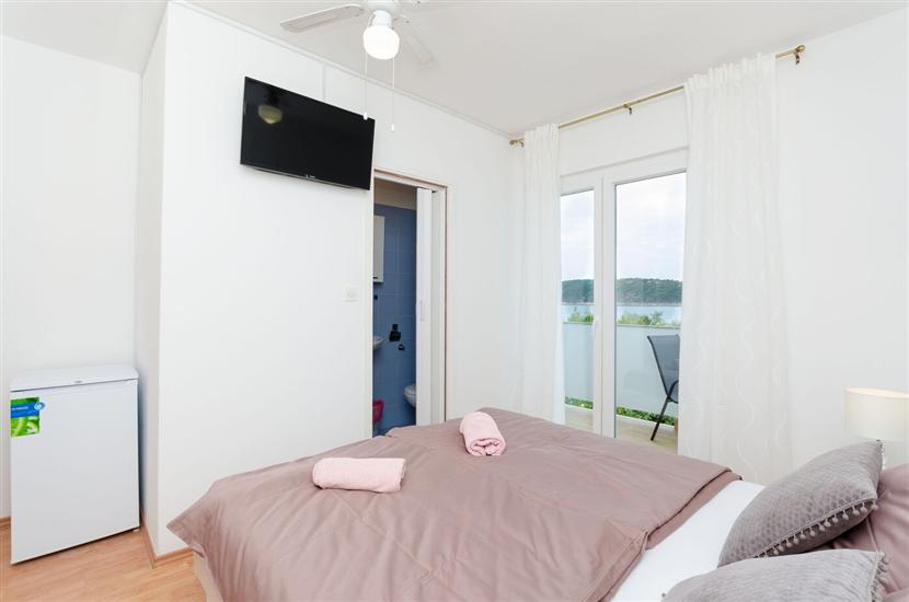 Room S1, for 2 persons