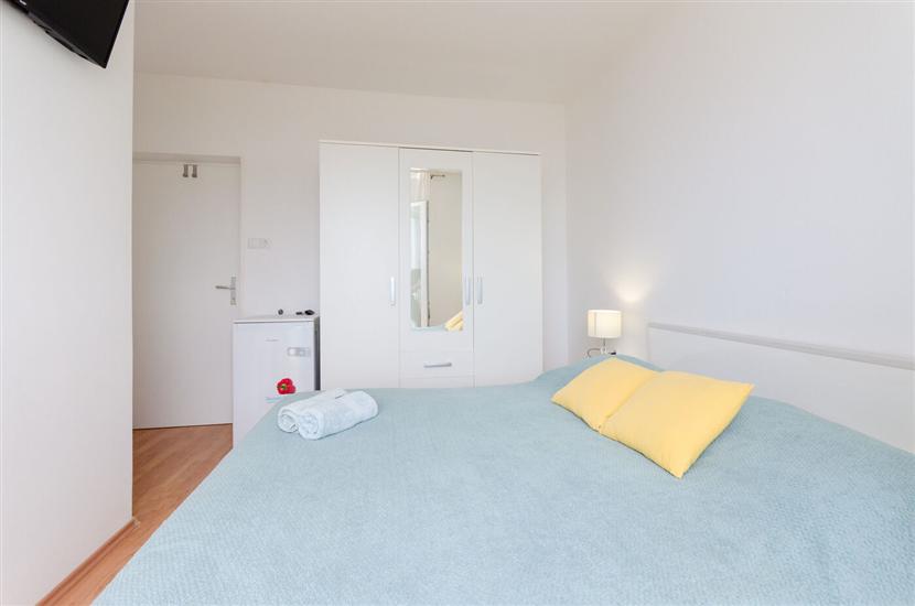 Room S2, for 2 persons