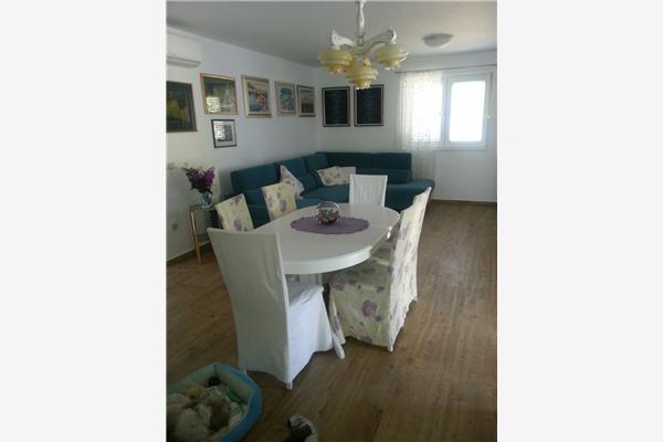 Apartment A1, for 6 persons