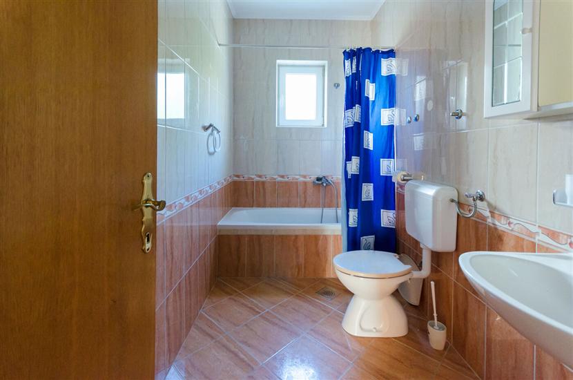 Apartment A1, for 6 persons