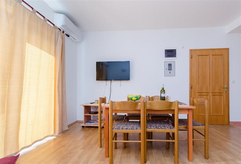 Apartment A6, for 6 persons
