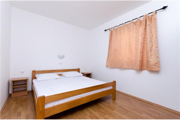 Apartment A6, for 6 persons