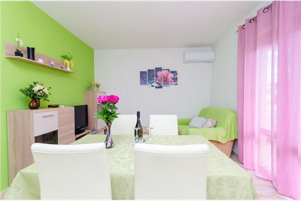 Apartment A1, for 5 persons