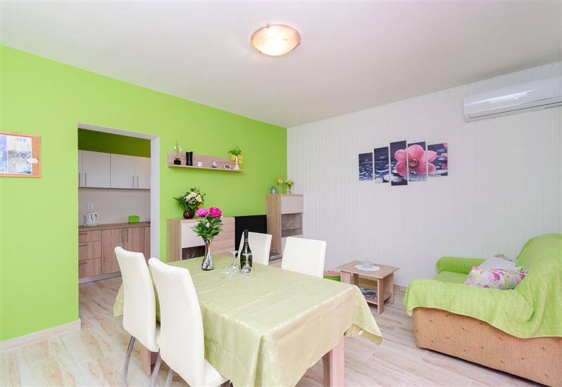 Apartment A1, for 5 persons