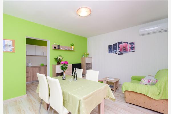 Apartment A1, for 5 persons