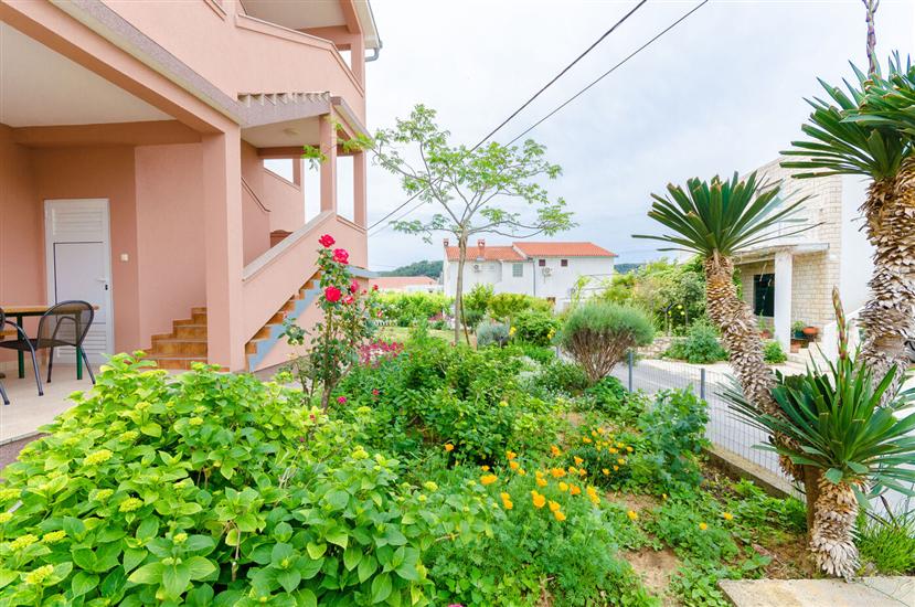 Apartments and Room Ljubica