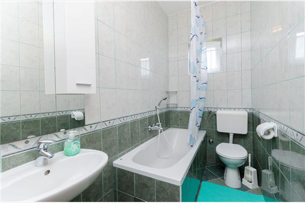 Apartment A1, for 5 persons