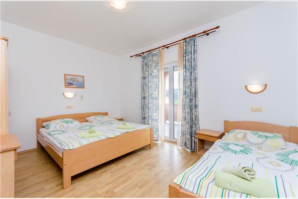 Apartment A1, for 5 persons