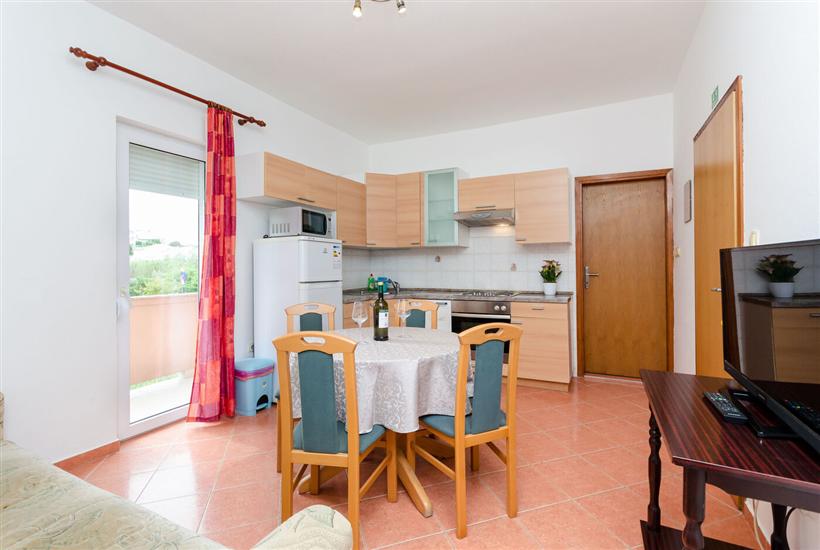 Apartment A2, for 5 persons