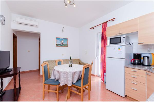 Apartment A2, for 5 persons