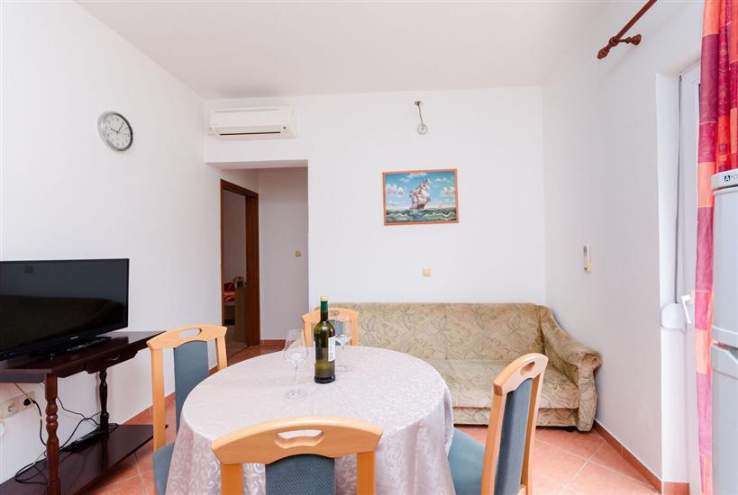 Apartment A2, for 5 persons