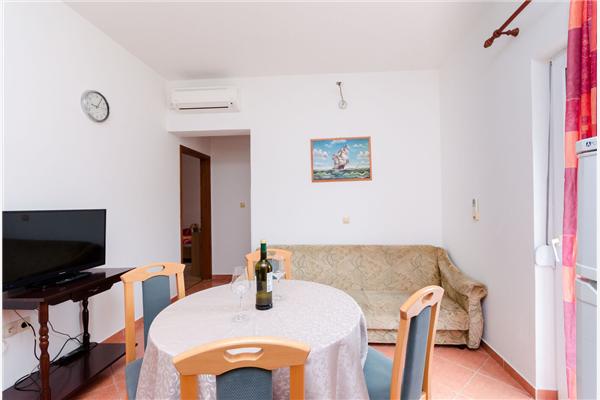 Apartment A2, for 5 persons