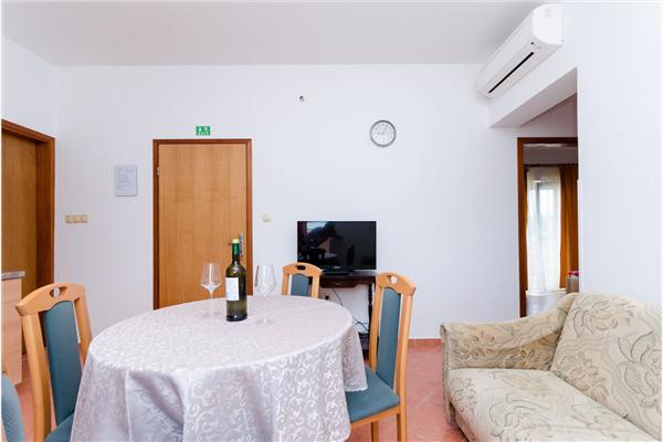 Apartment A2, for 5 persons