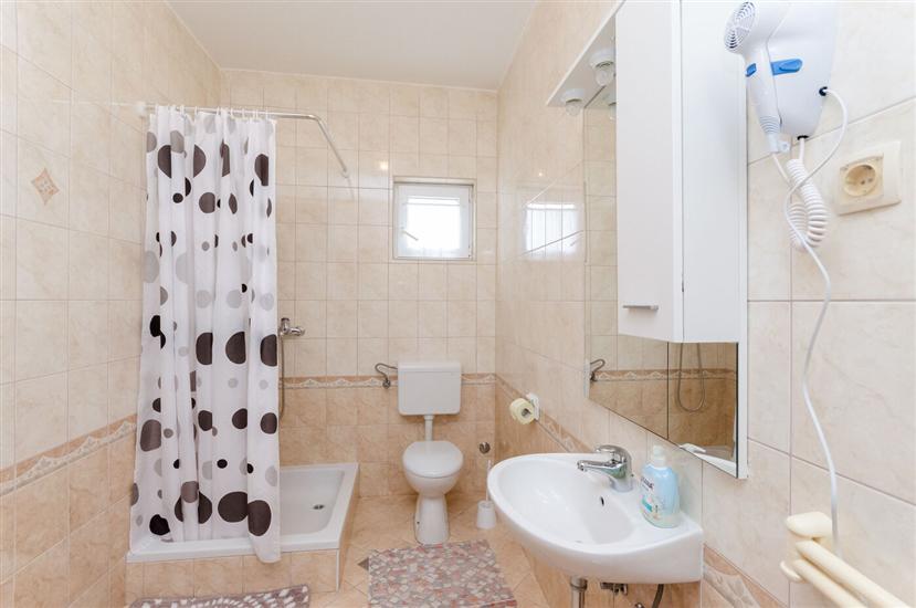 Apartment A2, for 5 persons