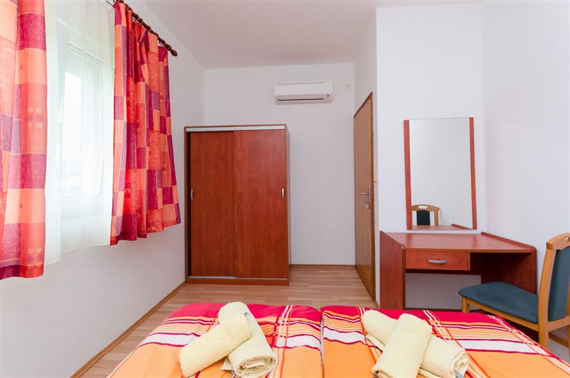 Apartment A2, for 5 persons