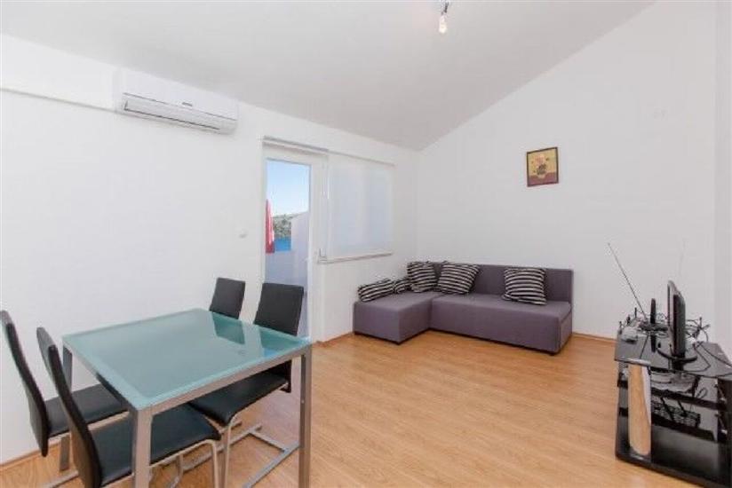 Apartment A2, for 5 persons