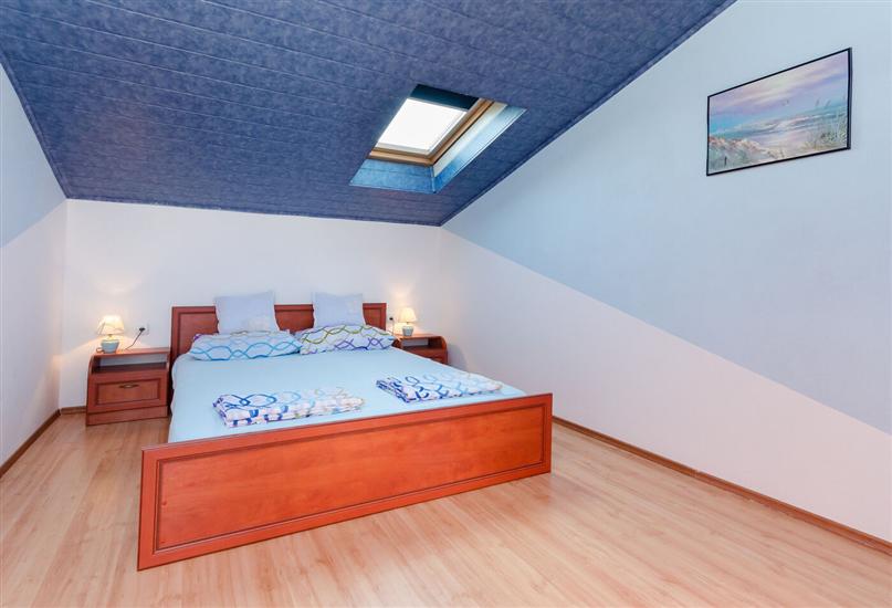 Apartment A4, for 6 persons