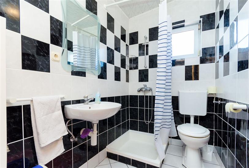 Apartment A4, for 6 persons