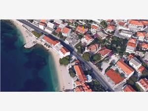 Ferienwohnung Zvonimir Sumpetar (Omis), Größe 60,00 m2, Luftlinie bis zum Meer 50 m, Entfernung vom Ortszentrum (Luftlinie) 50 m