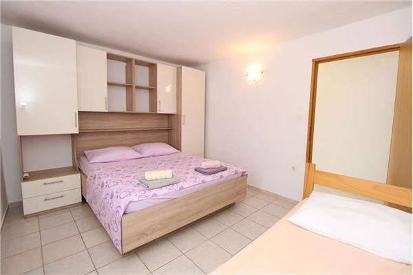 Apartment A2, for 5 persons