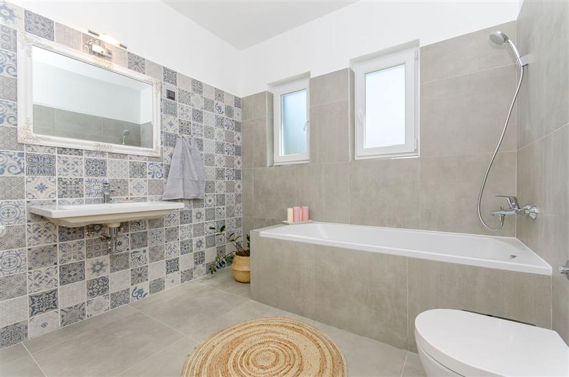 House K1, for 9 persons