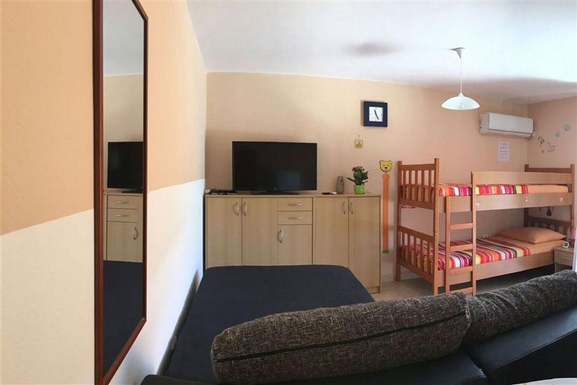 Apartment A2, for 4 persons