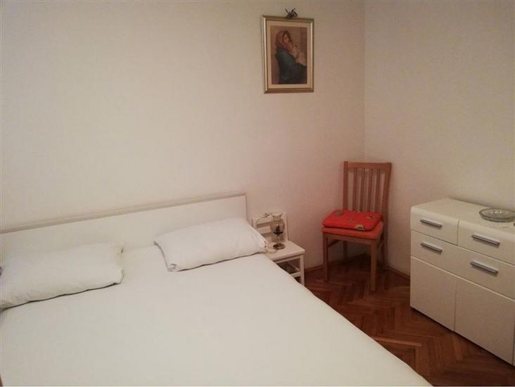 Room S1, for 2 persons
