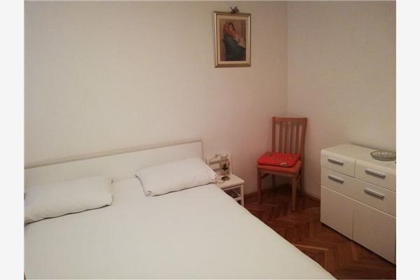 Room S1, for 2 persons