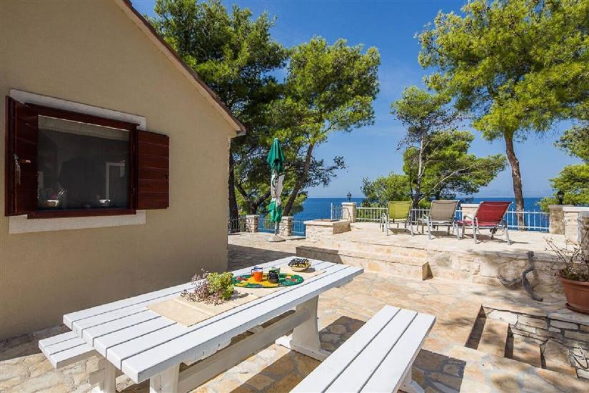 House Vesna Kupinova