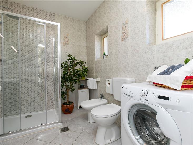 Apartment A1, for 6 persons