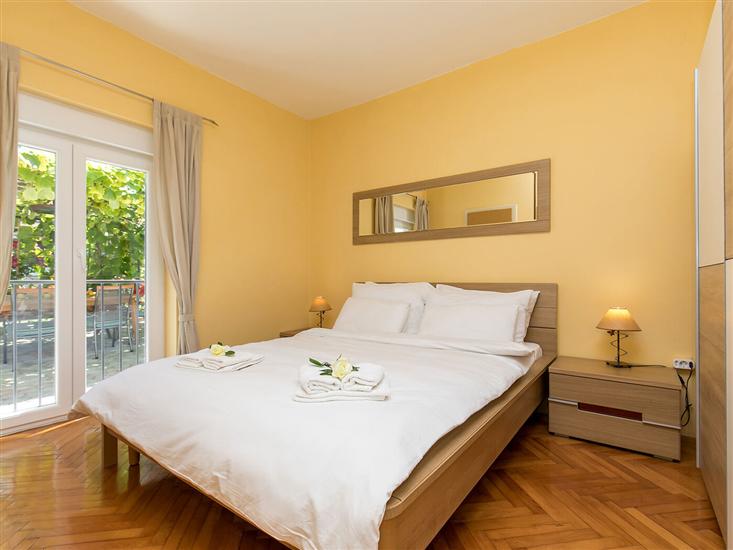 Apartment A1, for 6 persons