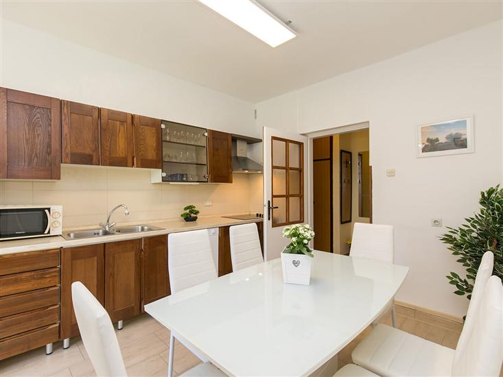 Apartment A1, for 6 persons